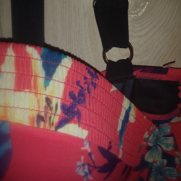 NWT Plus size 1X underwire swimsuit - Picture 2 of 12